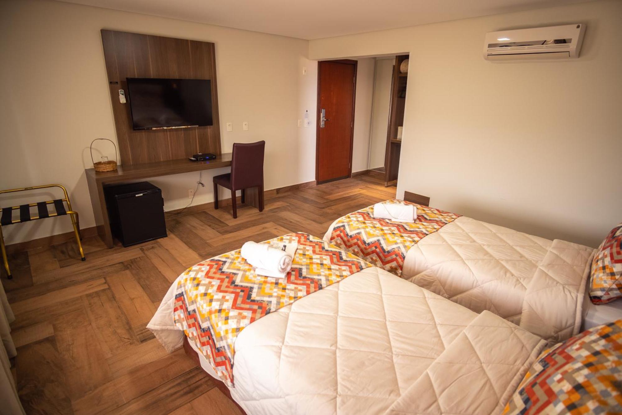 Padom Business Hotel Braganca Paulista Luaran gambar