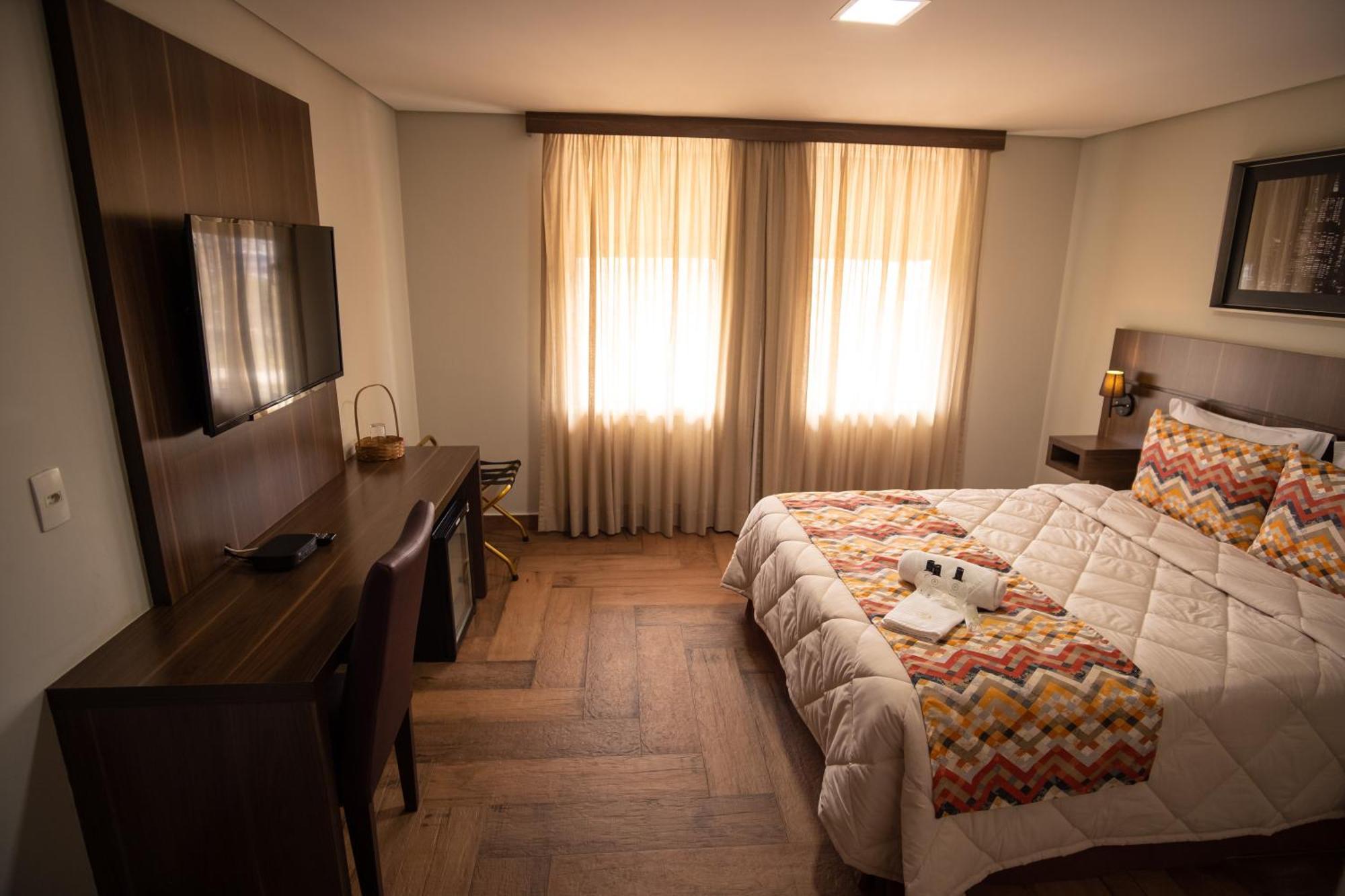 Padom Business Hotel Braganca Paulista Luaran gambar