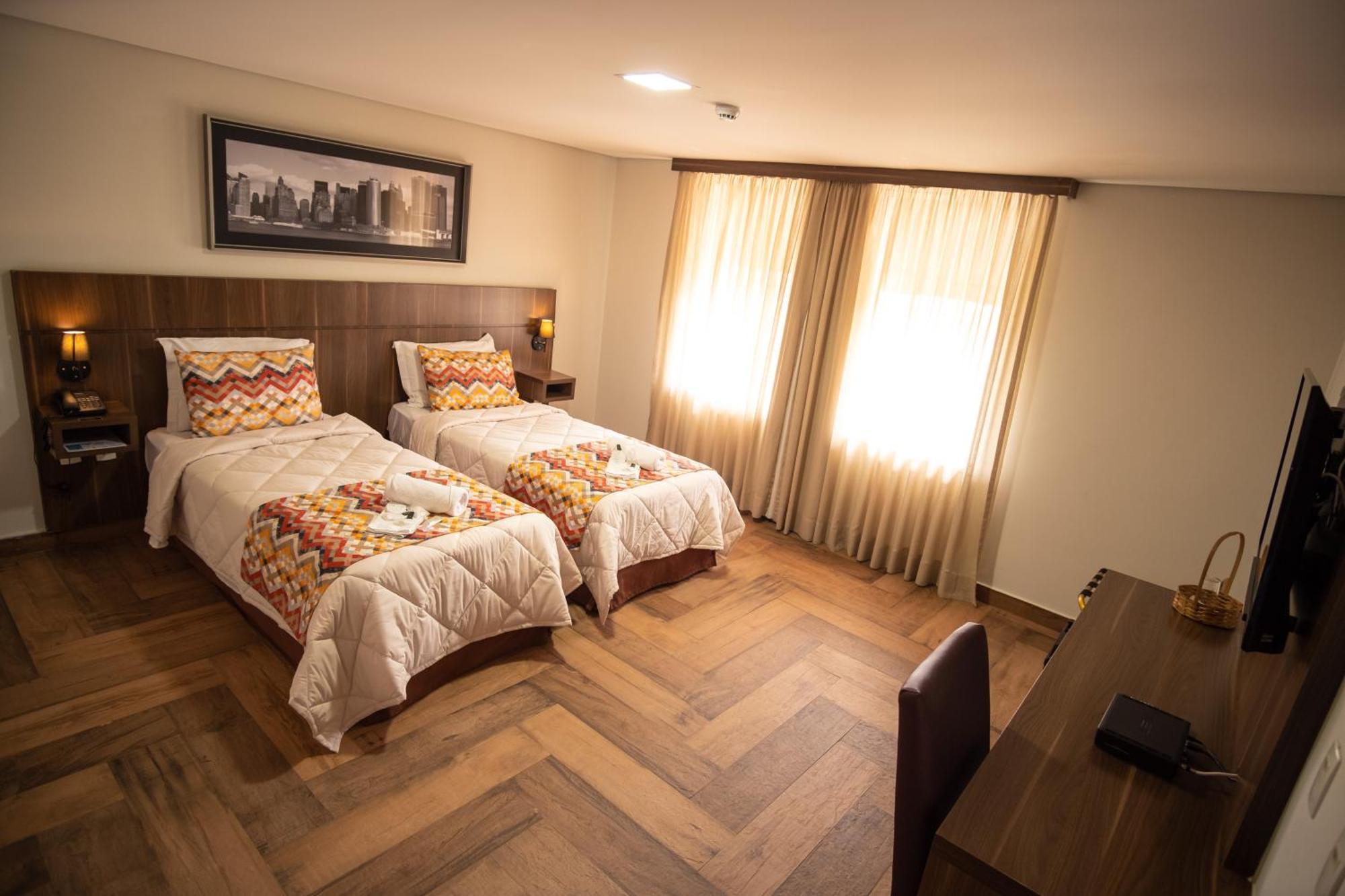 Padom Business Hotel Braganca Paulista Luaran gambar