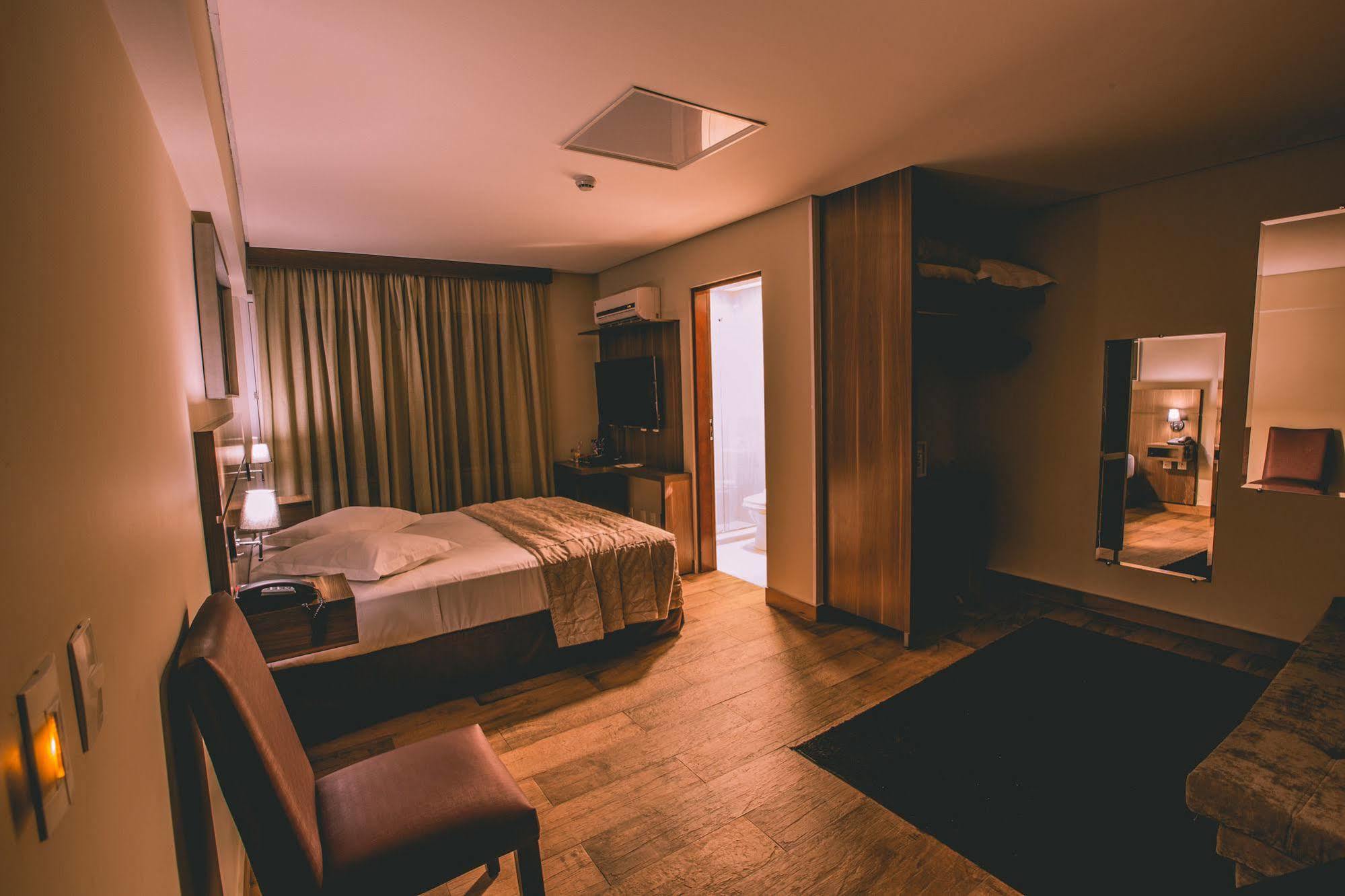 Padom Business Hotel Braganca Paulista Luaran gambar